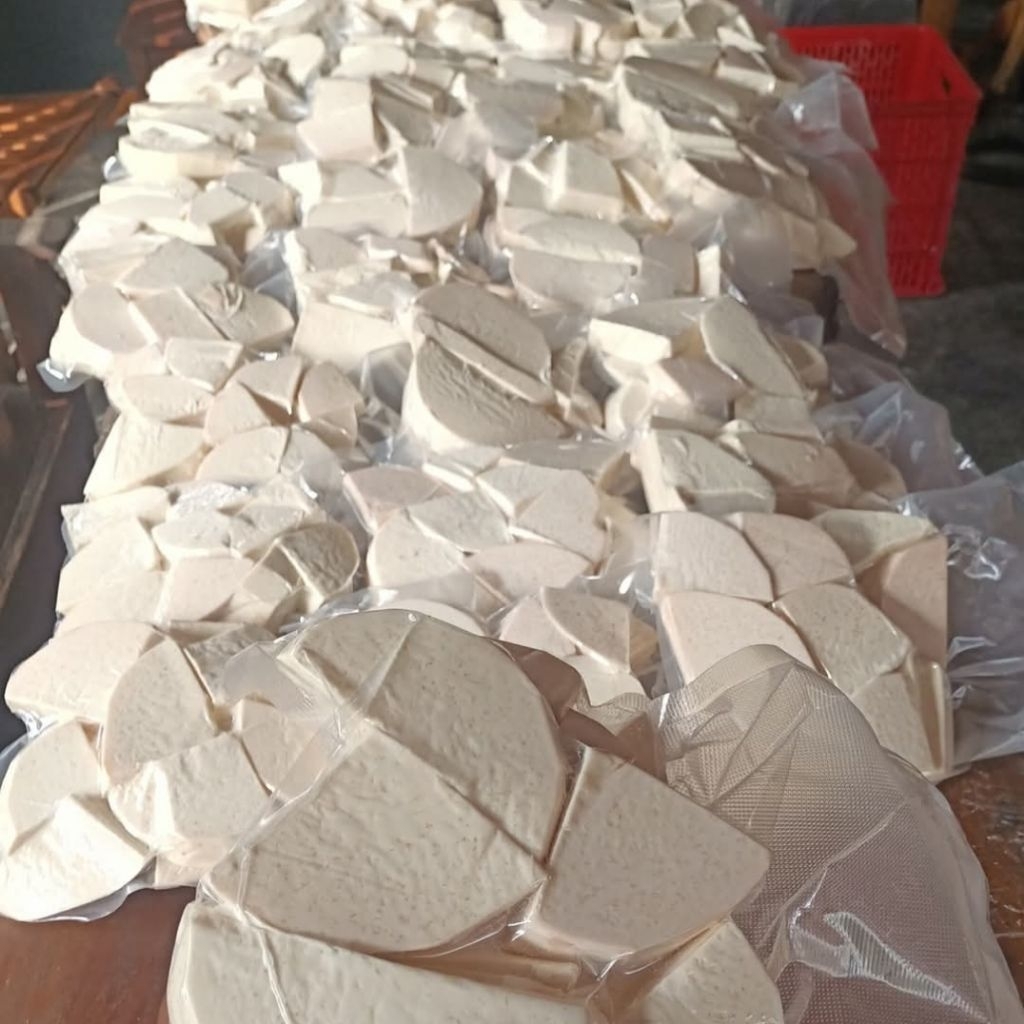 

Talas Kupas Pratama/ Talas Frozen Pulen Empuk Lunak 500grm