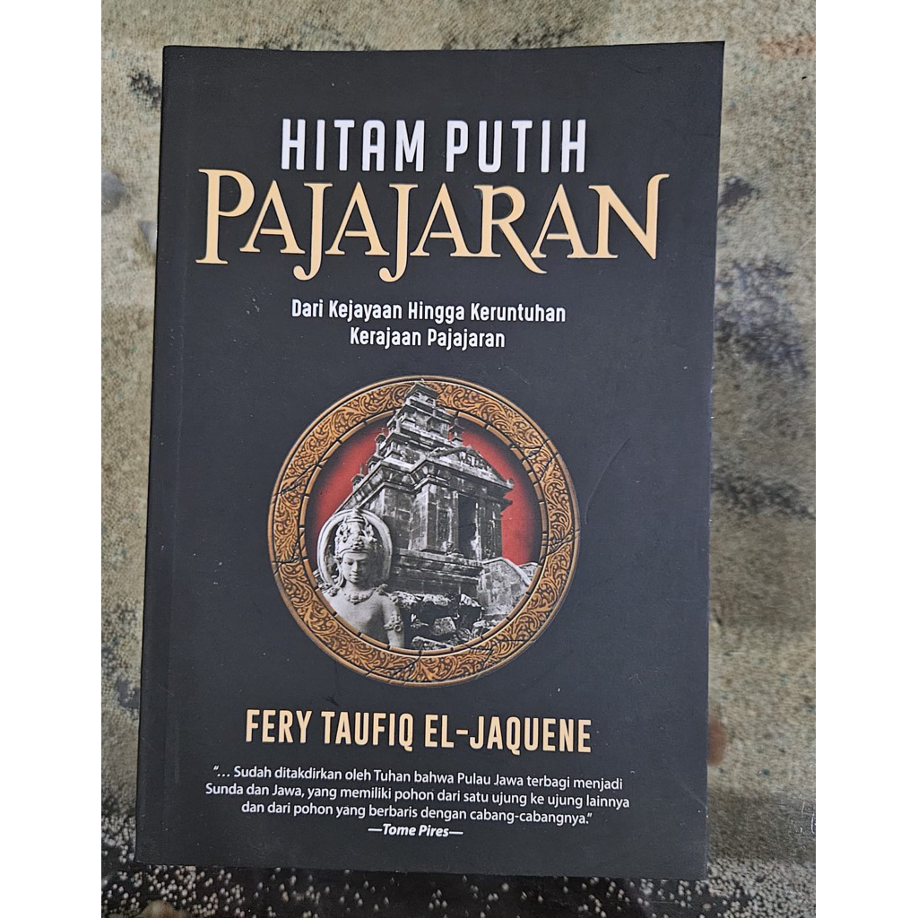 Hitam putih Pajajaran