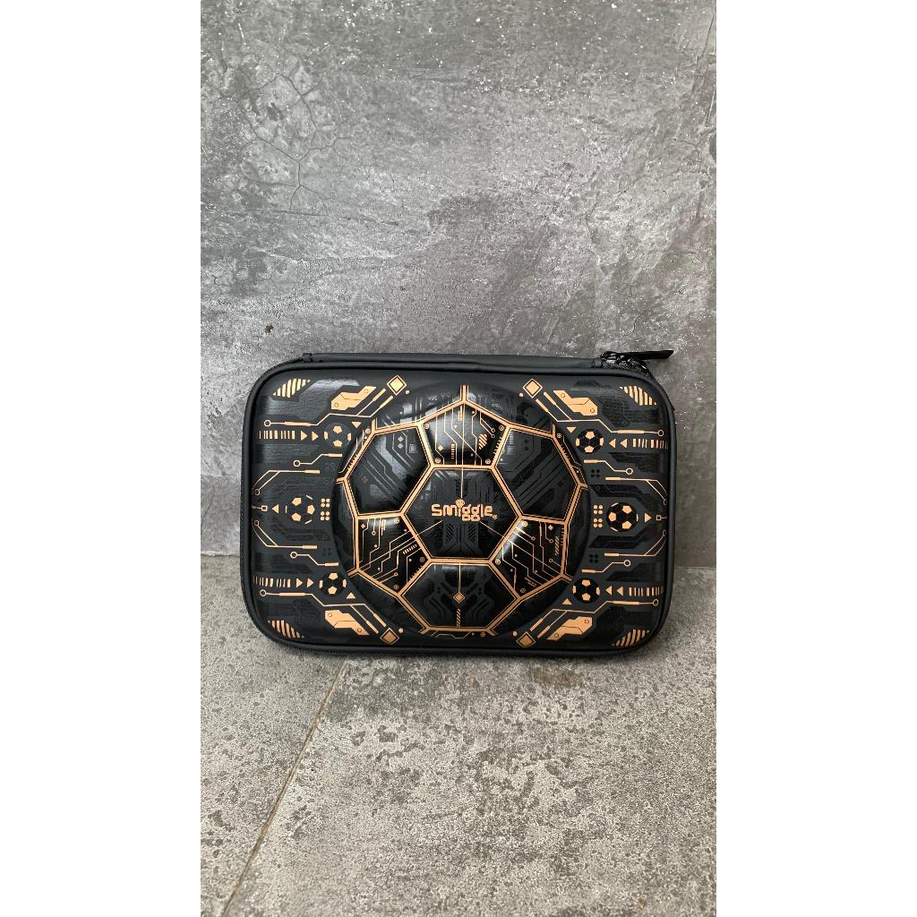 

SMIGGLE LIVEWIRE PENSILCASE HARDCASE BALL - TEMPAT PENSIL SMIGGLE