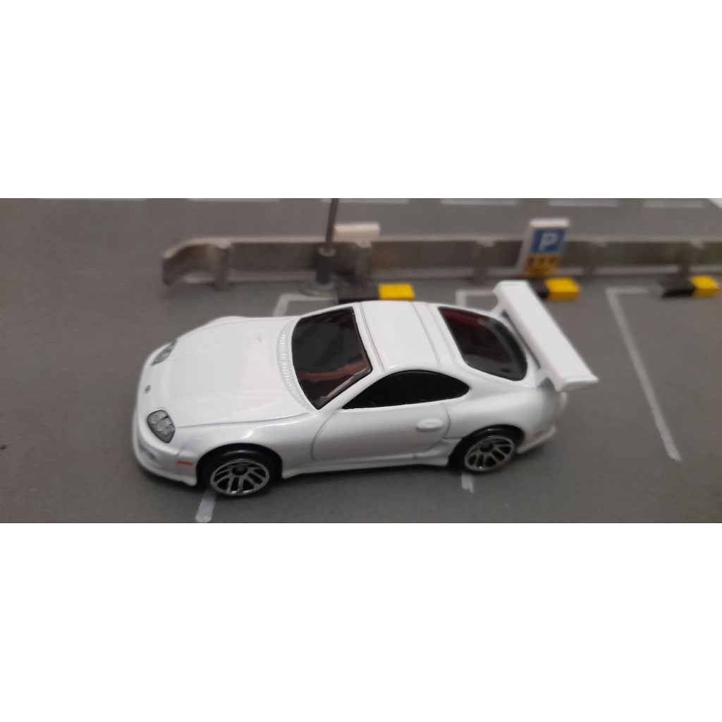 hw loose supra putih