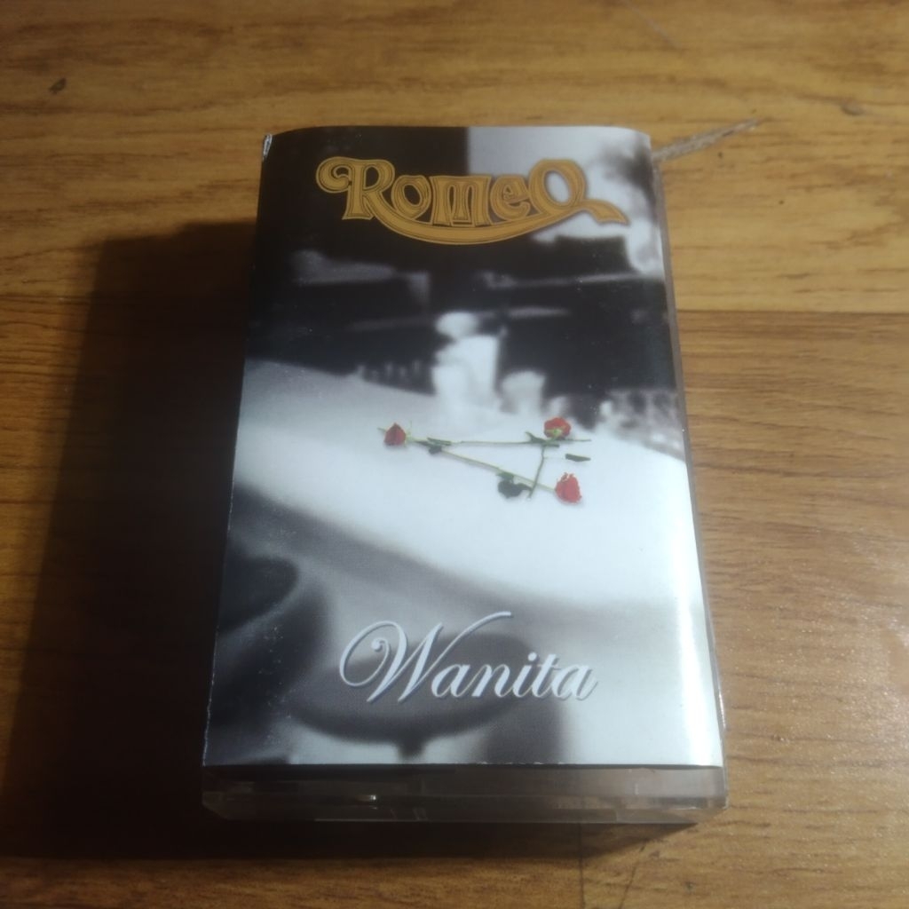 kaset pita Romeo - wanita