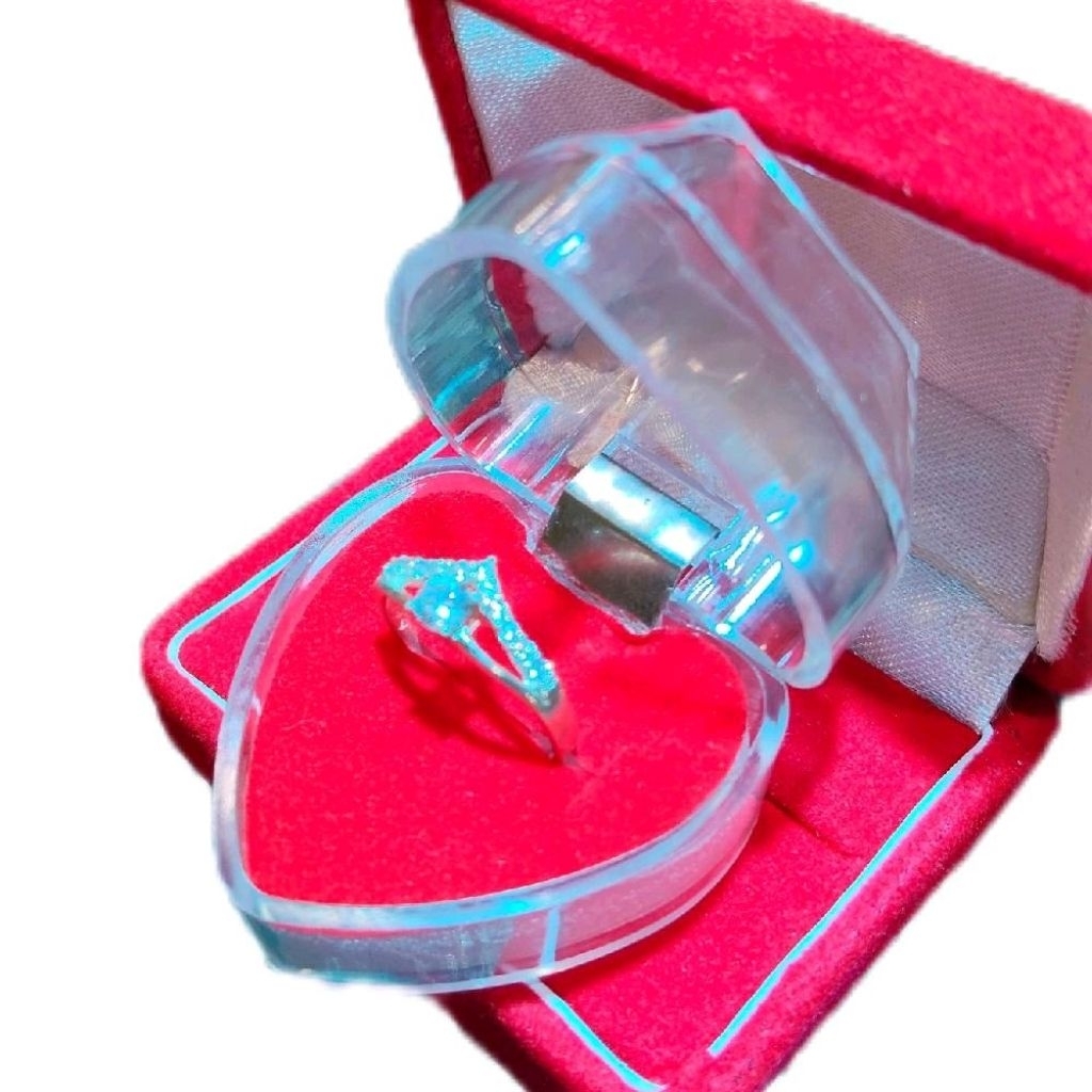 Cincin motif fuji dengan permata besar dan permata kecil bahan silver925 + Bonus kotak cincin crista