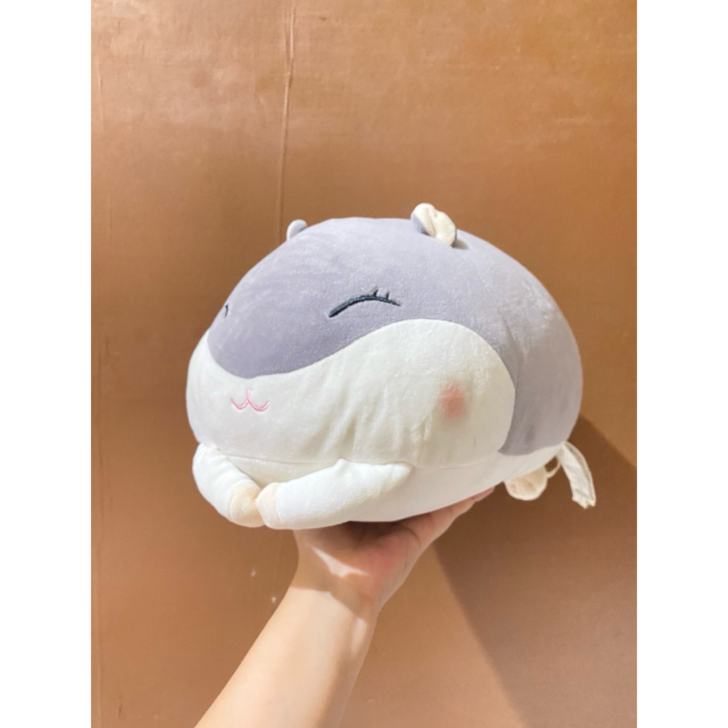 Boneka Miniso Karakter Hamster Abu size 35x20x18cm Original / Boneka Hamster Miniso Original / Bonek
