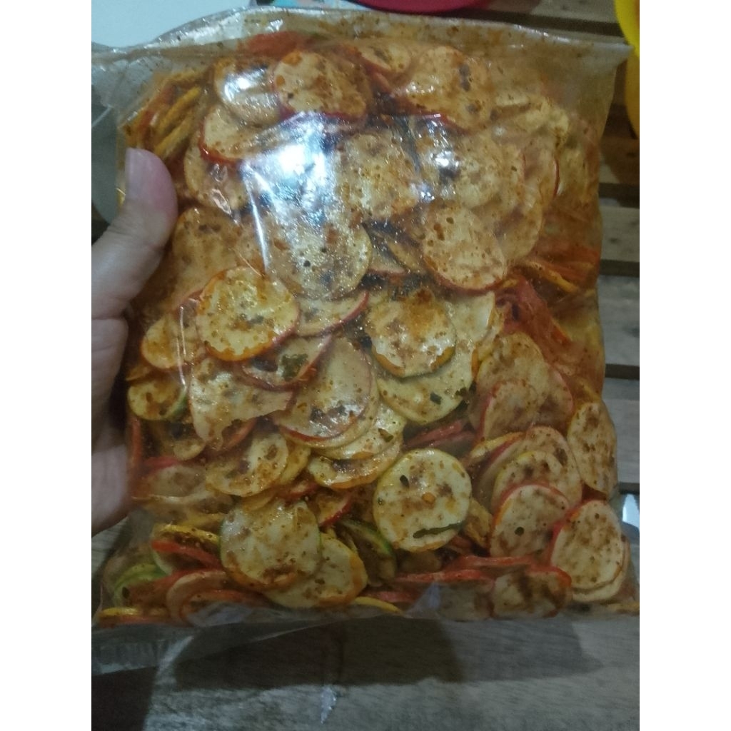 

Sebring kerupuk bawang rasa pedas gurih daun jeruk 500gr
