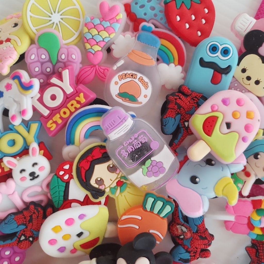 JIBBITZ  LUCU JIBBITZ CROCS