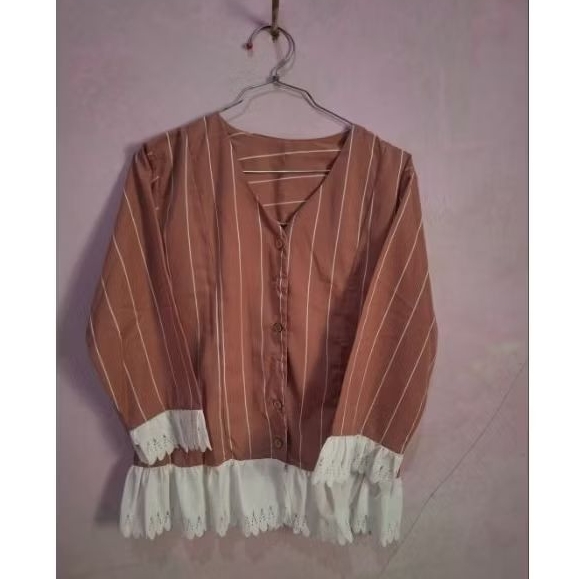 Preloved Kemeja Salur Garis Pink