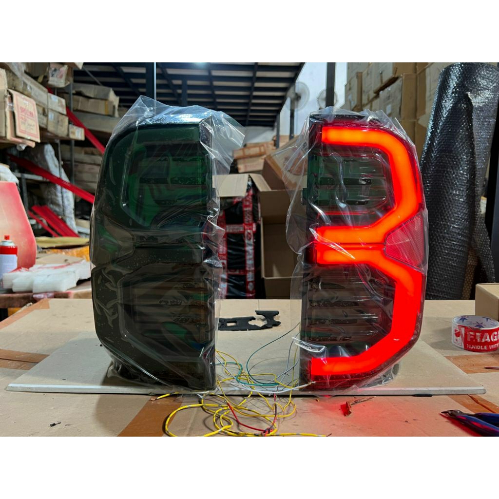 Stoplamp HILUX REVO 2016-2025 smoke