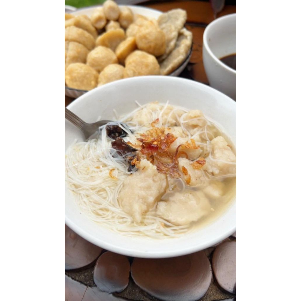

TEKWAN ikan asli lengkap bumbu dan sambal