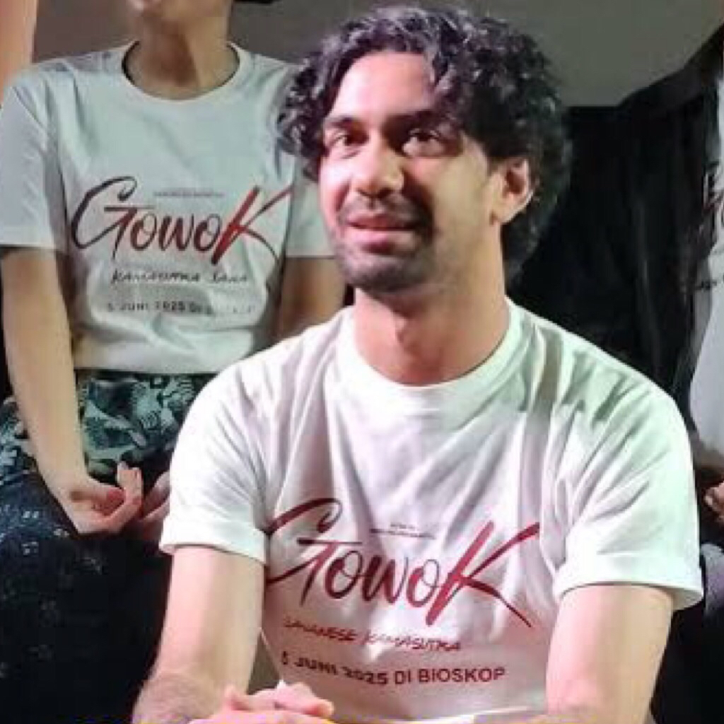 Kaos Gowok Javanese Kamasutra Film Gowok Kamasutra Jawa Reza Raharian Movie Tshirt custom unisex