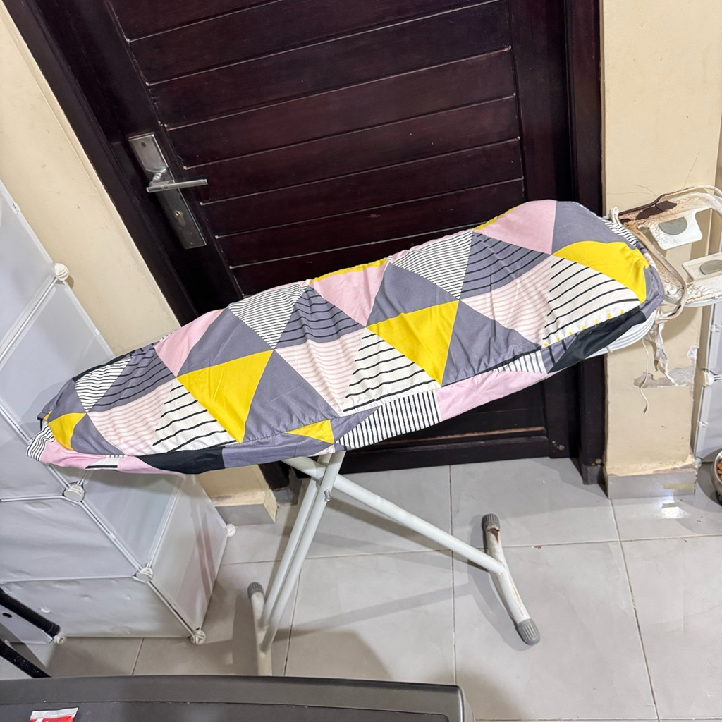 (BALI) FREE BUSA Meja Setrika Besi Kokoh Putih Berat Bagus Prelove Preloved Bekas Second Strika Tabl