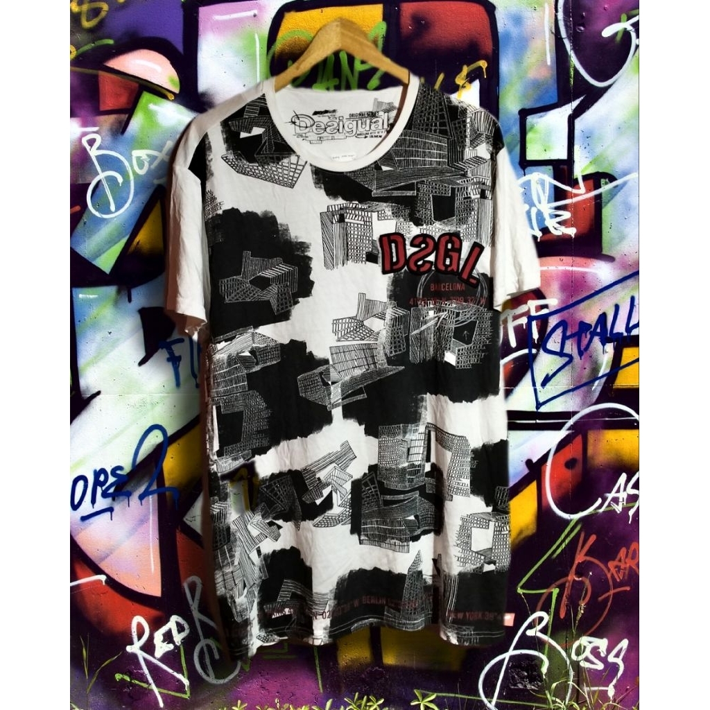 desigual kaos brand aop second/bekas/branded