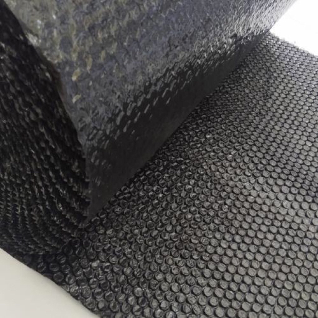 

Buble wrap hitam packing 20cm x 5meter