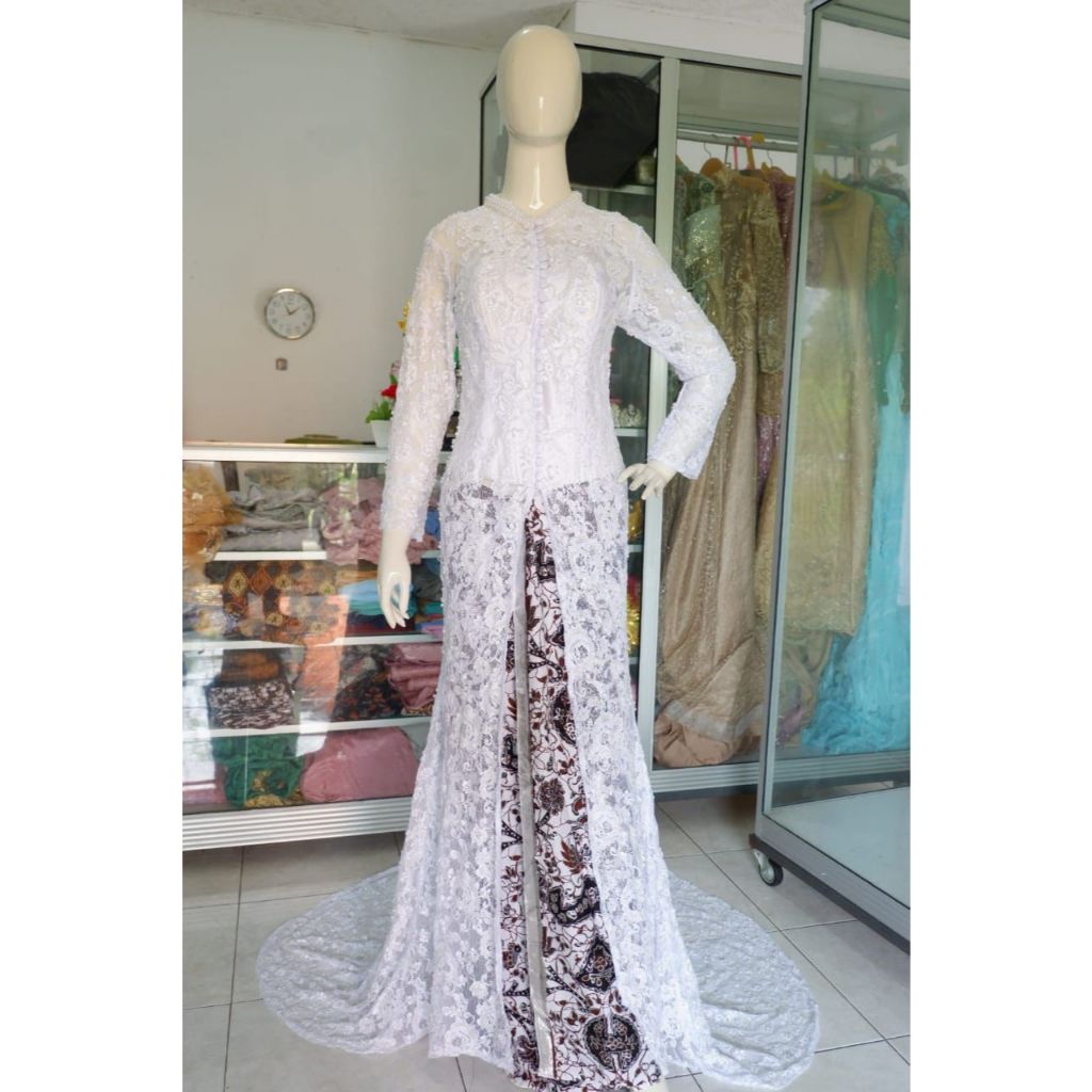 KEBAYA AKAD PRELOVED (Putih Ekor Panjang)