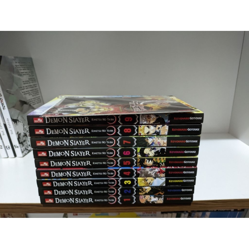 Komik Demon Slayer Kimetsu No Yaiba set vol 1-9 bonus postcard