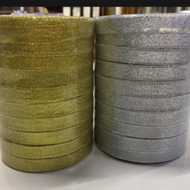 

1 roll Pita Satin Glitter EMAS/PERAK (ukuran 1/4 inch) 0.6CM