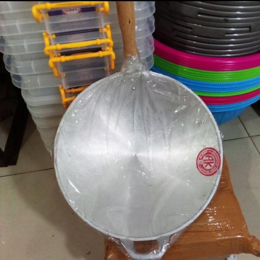 wajan alumunium gagang kayu