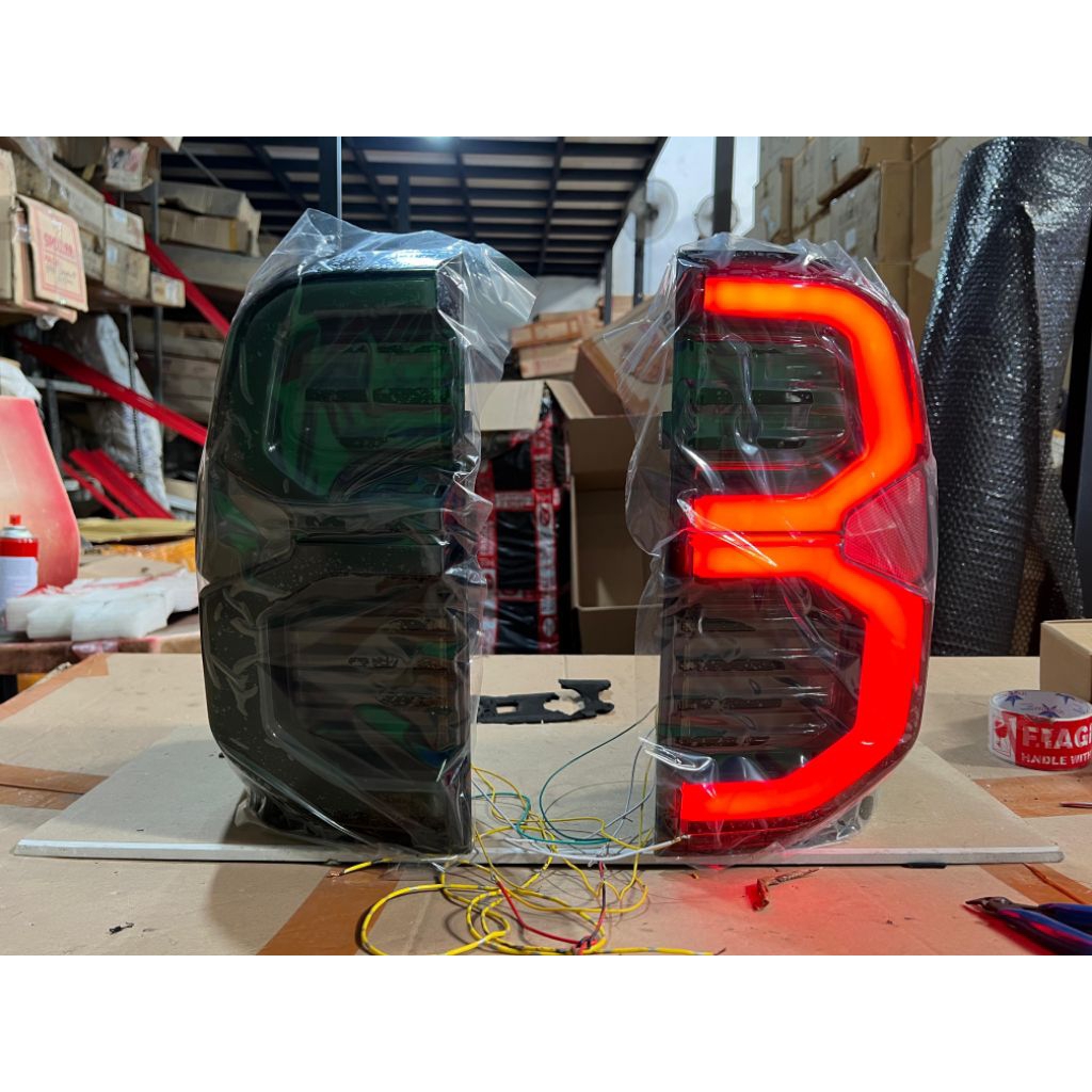 Stoplamp HILUX REVO 2016-2025 smoke