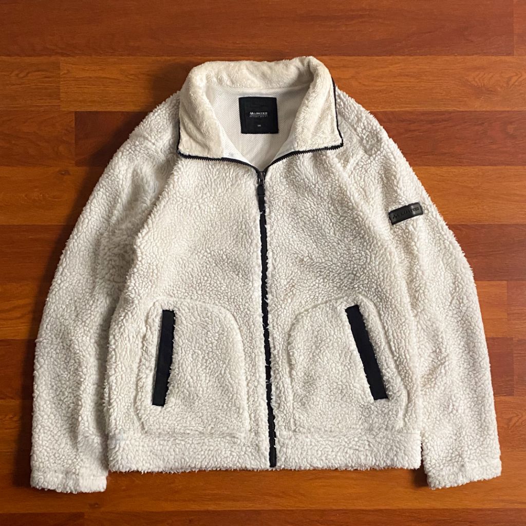 M limited fleece jacket ( L ) pria
