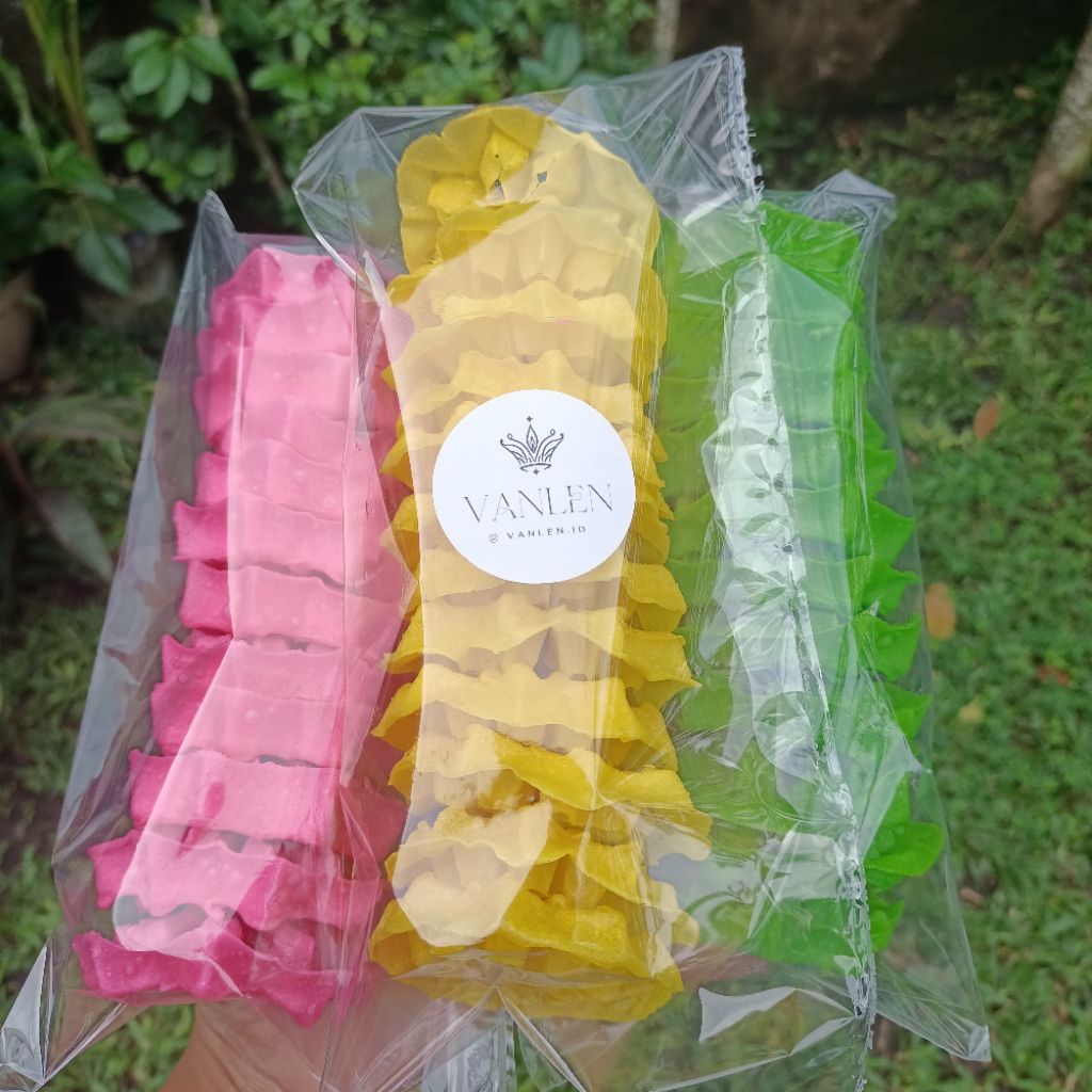 

Jajan Matahari/Kembang Goyang ( isi 12 pcs) untuk persembahyangan