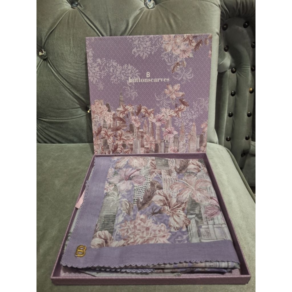 Preloved Buttonscarves Malaya Iris