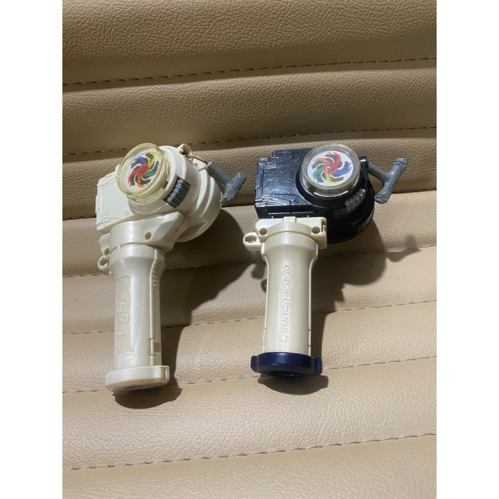 2 pc hasbro beyblade rev up louncher