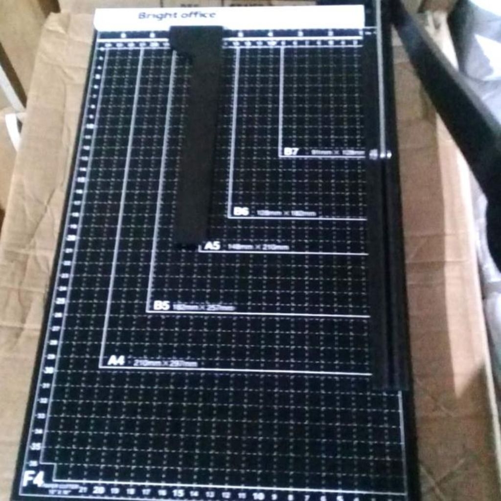 

pemotong kertas ( paper cutter ) FC/f4