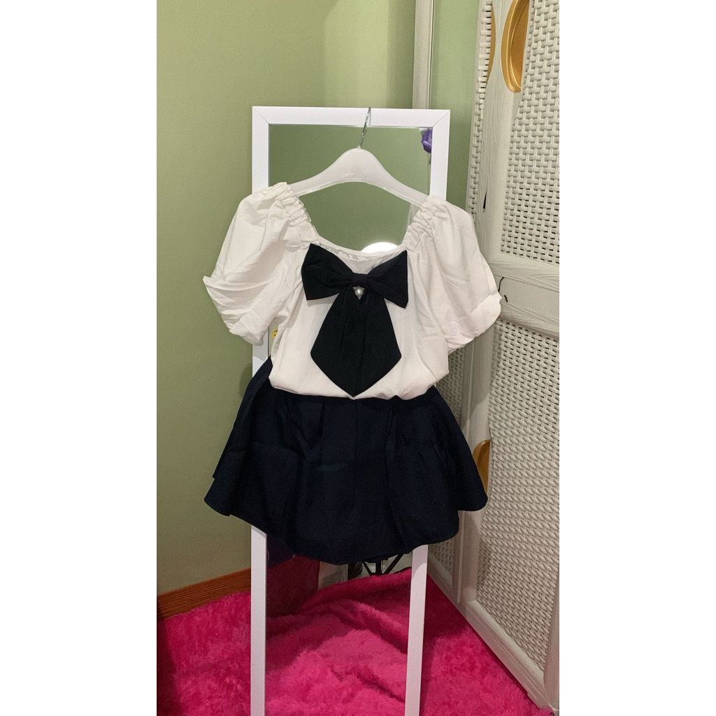 

LINK CO CROP KOREAN LOOK