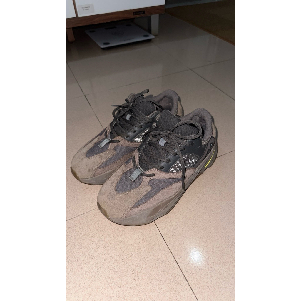 Adidas yeezy 700 Mauve ukuran 41