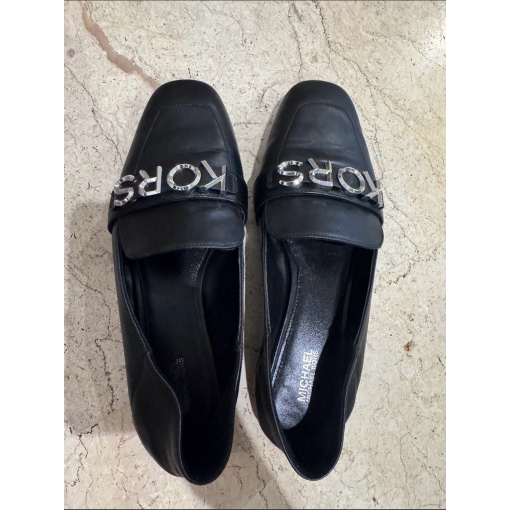 Sepatu Michael Kors