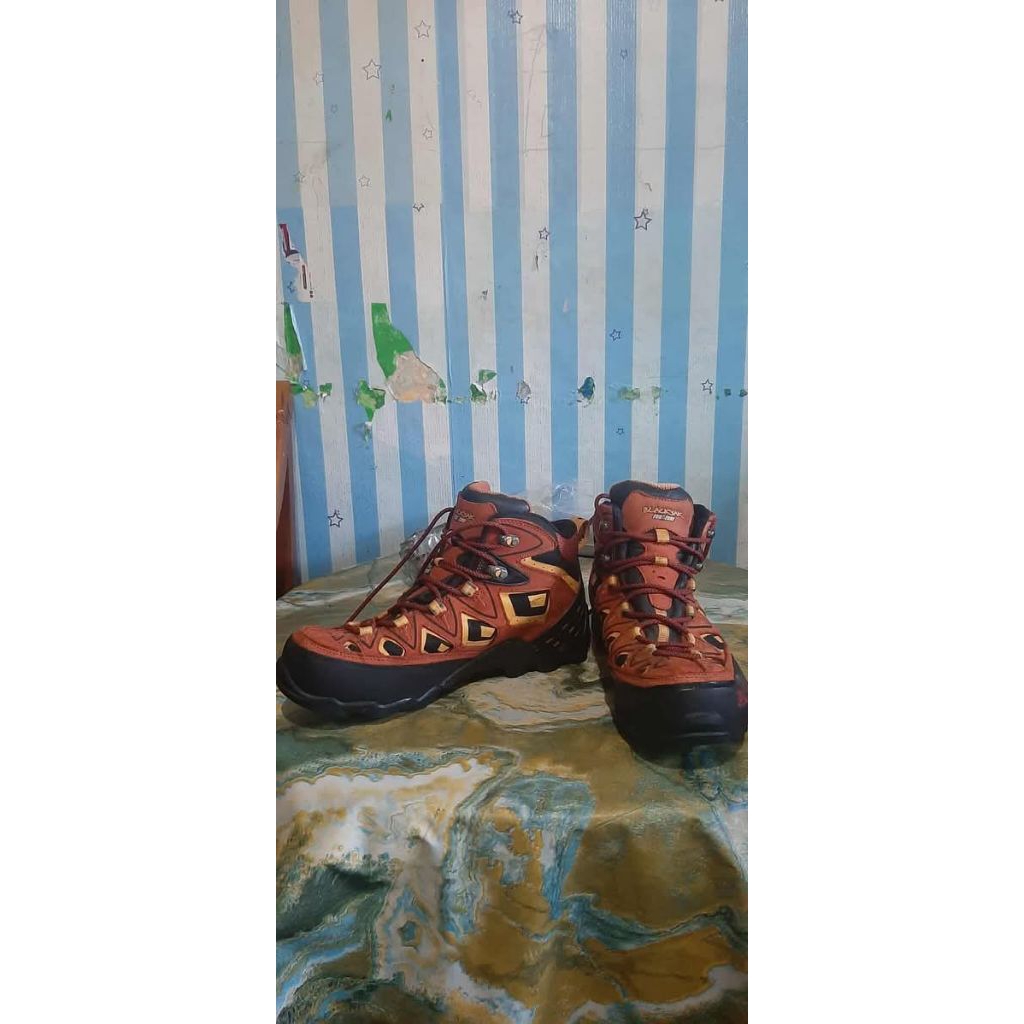 sepatu outdoor BLACKYAK second