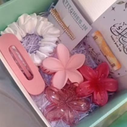 

Box hampers | hampers cewe | hampers barang random