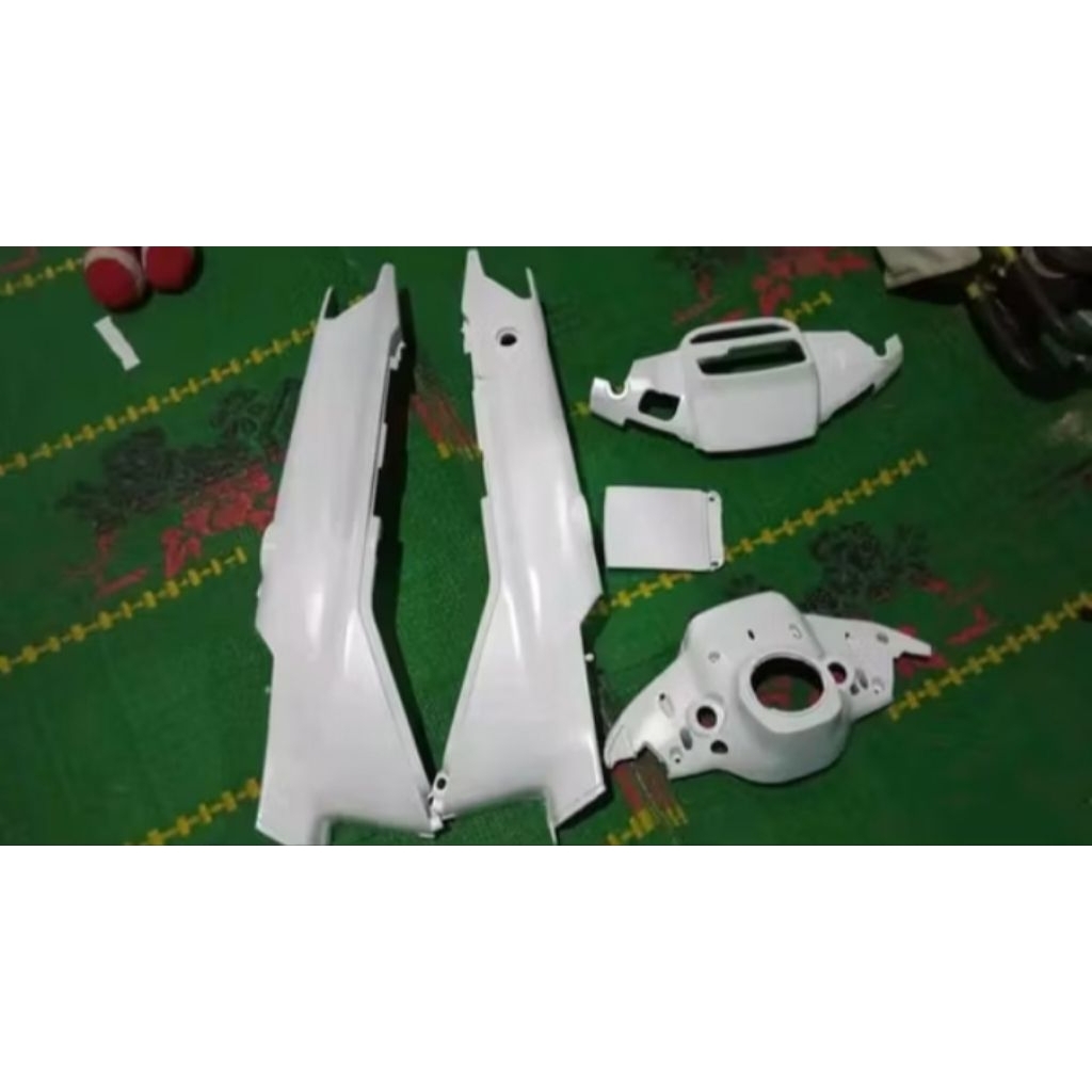 cover body belakang motor Yamaha Fiz Force one Force1 cripton sigma + batok atas bawah Warna PUTIH