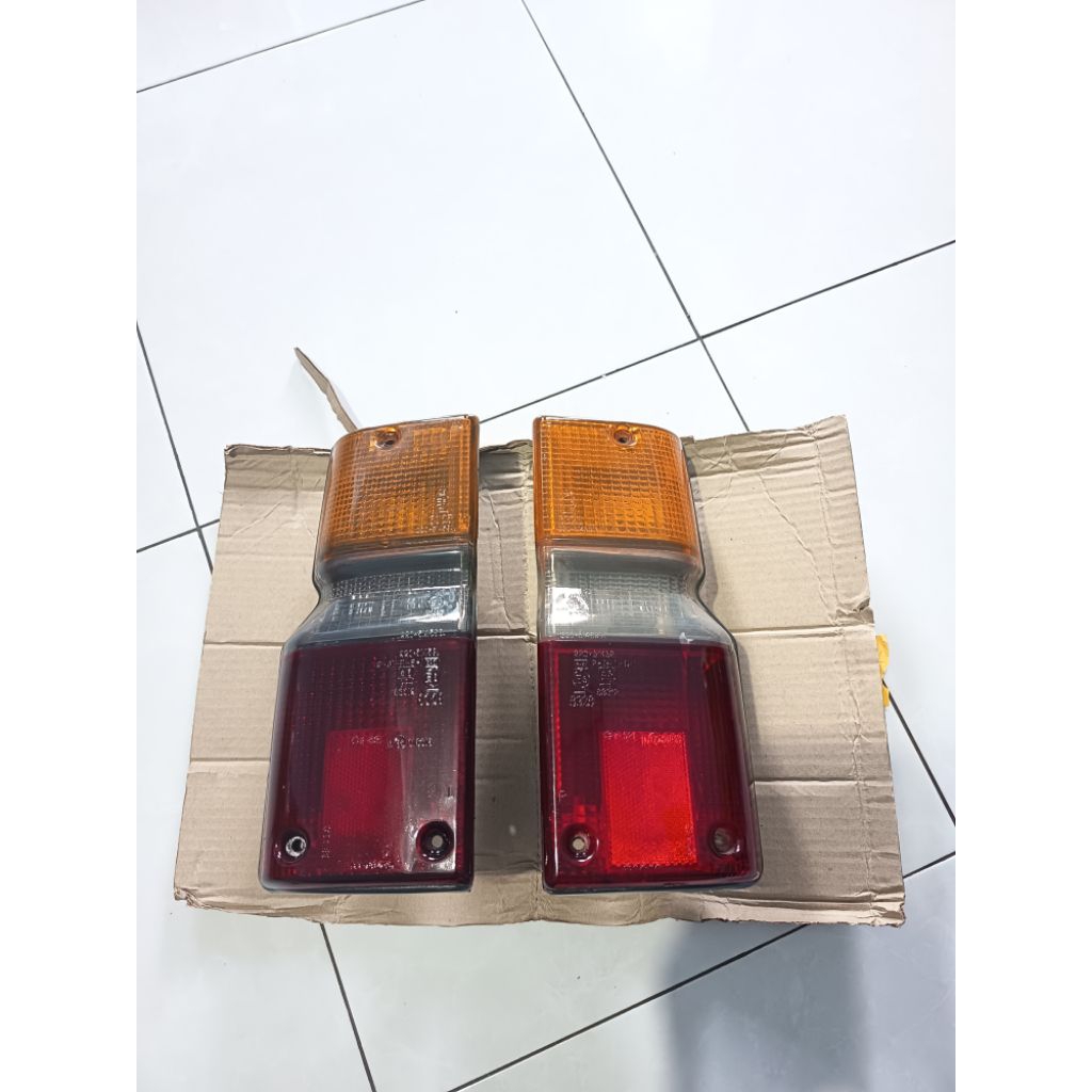 lampu belakang taft atau lampu belakang taft gt atau lampu belakang Daihatsu taft