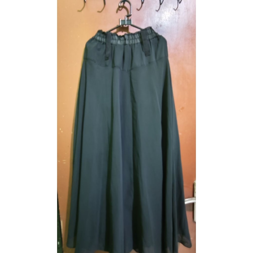 preloved rok hitam