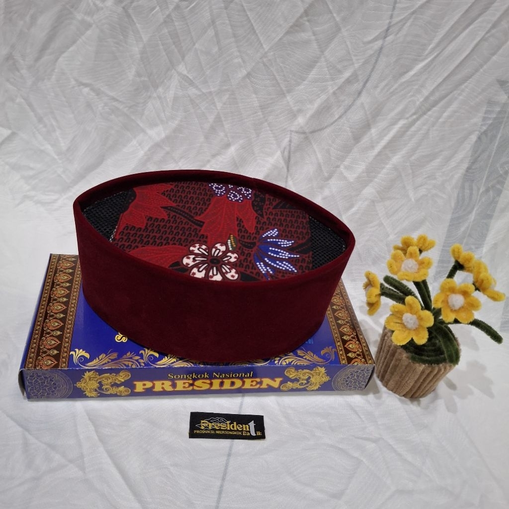 SONGKOK batik madura kombinasi bludru merah  jahitan rapi bagus sangat keren di pakek ke kondangan