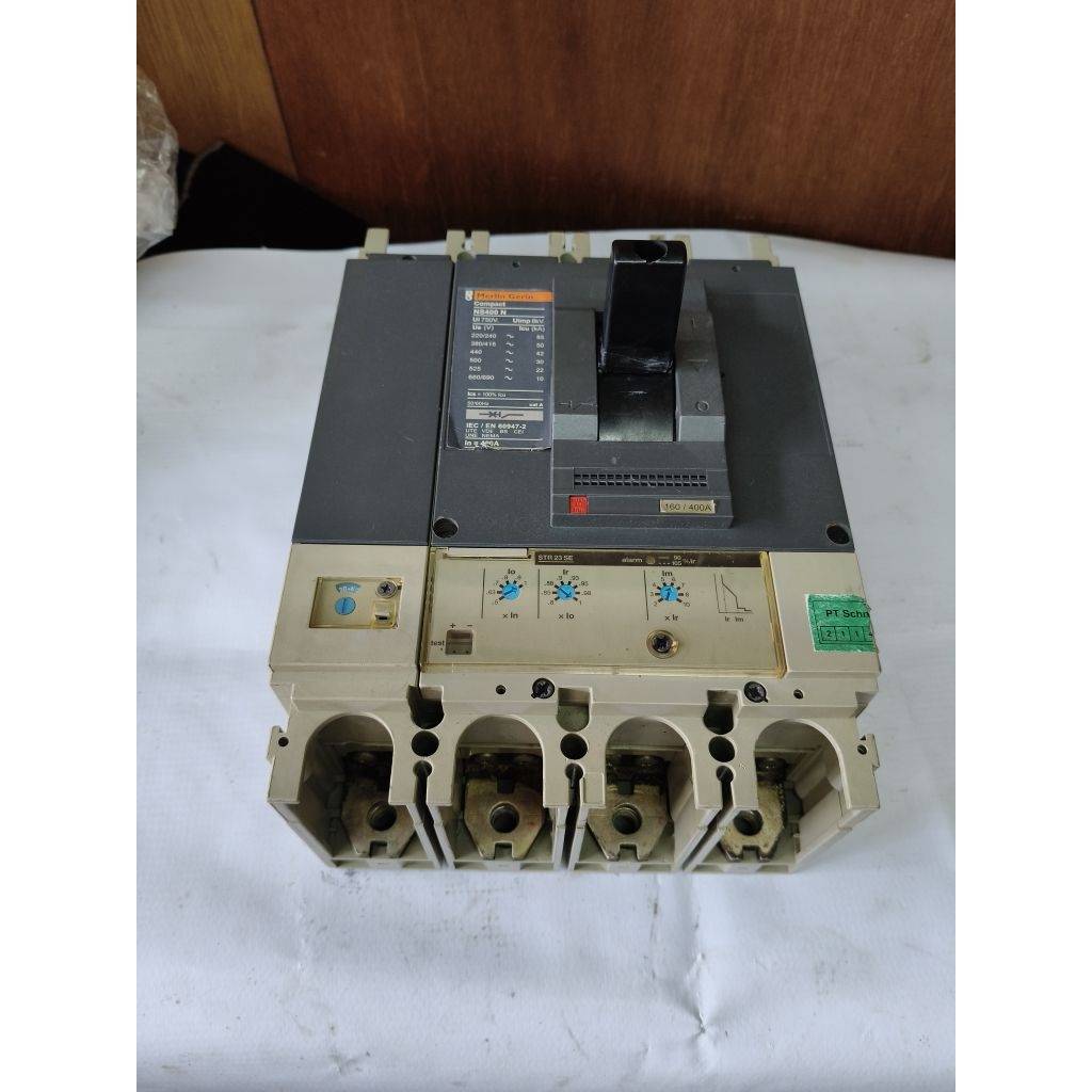 Mccb braeker NS400N