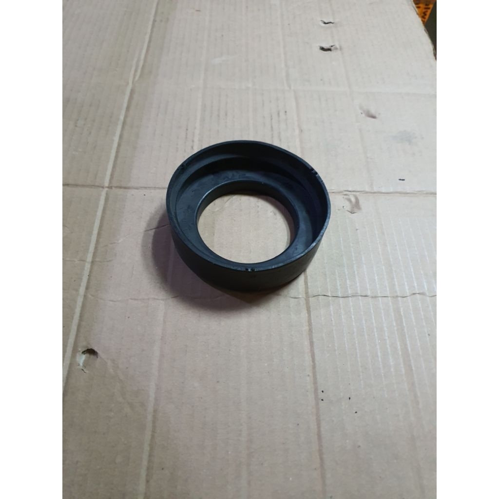 karet tatakan per depan mercy W123 tiger