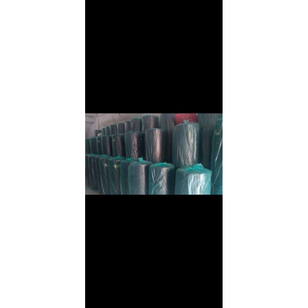 

PLASTIK BUBLE WRAP HITAM 125CM X 50M