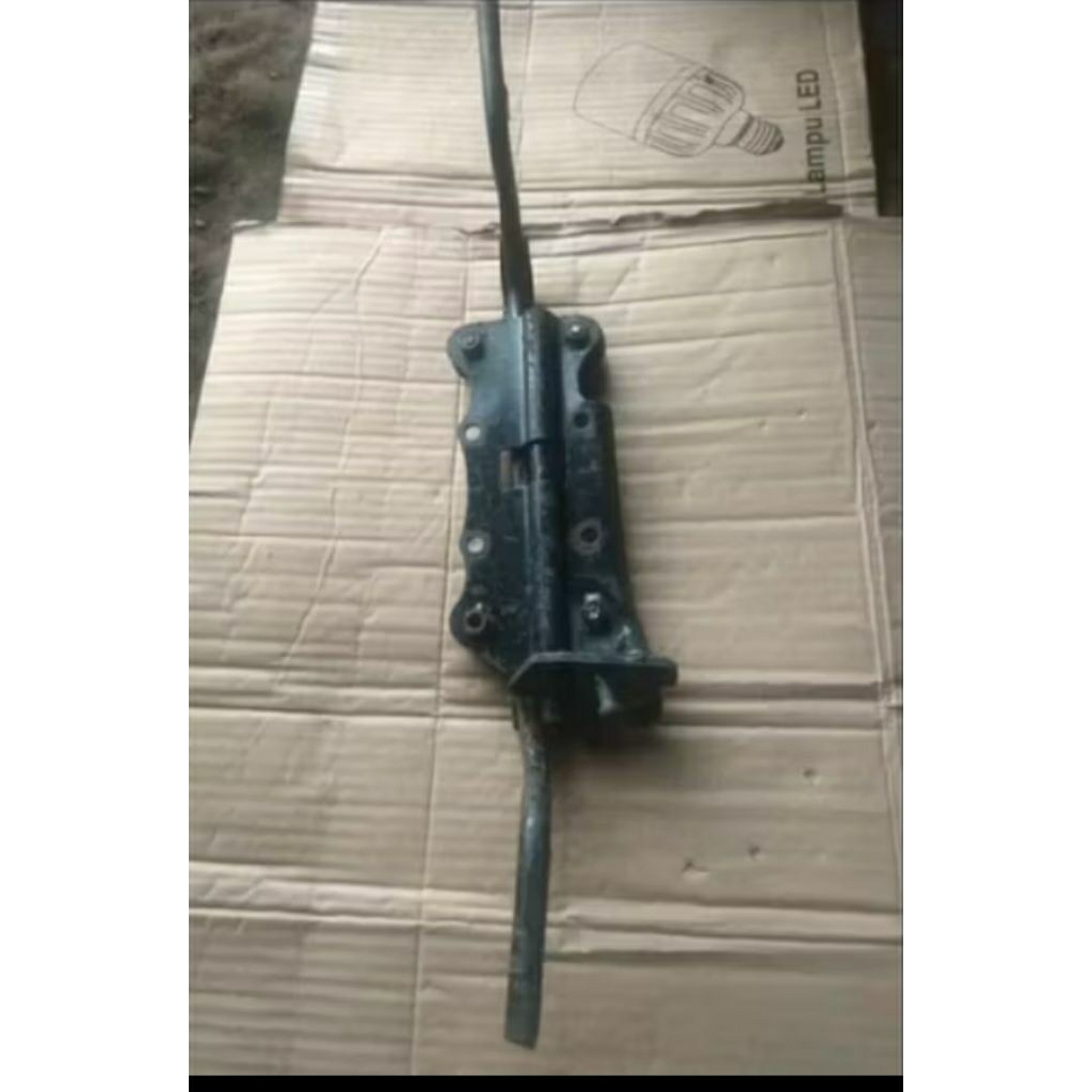 postep tengah pijakan kaki depan Honda Supra x 125 karisma ori