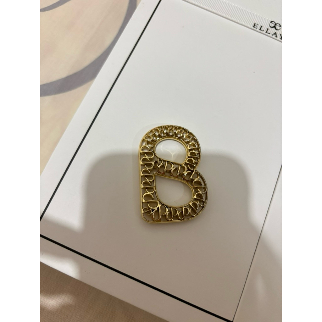 Interlock Ring Gold Buttonscarves