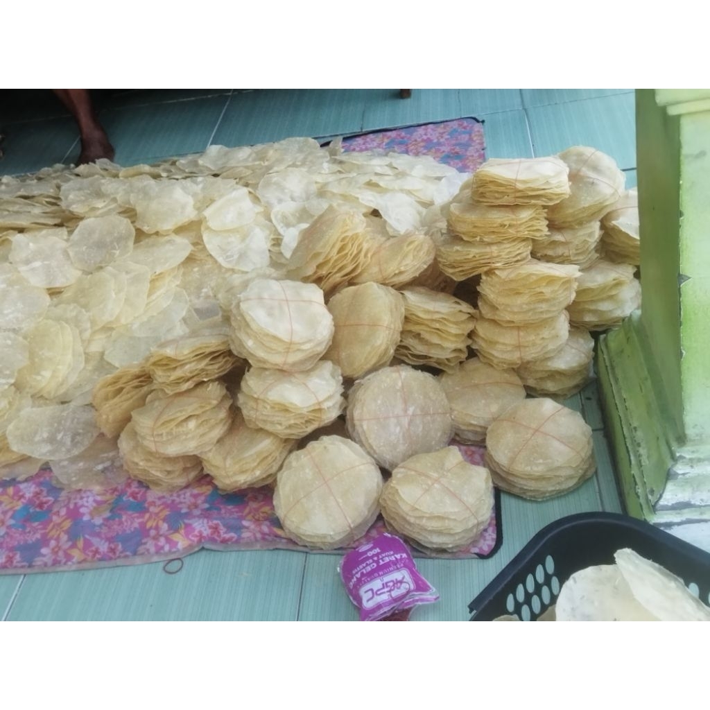 

opak singkong mentah dewisri 1ikat 5k isi 15pcs