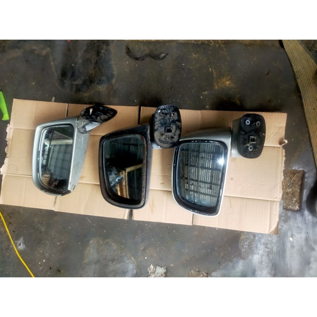Spion Kiri Hyundai Trajet plus Kaca