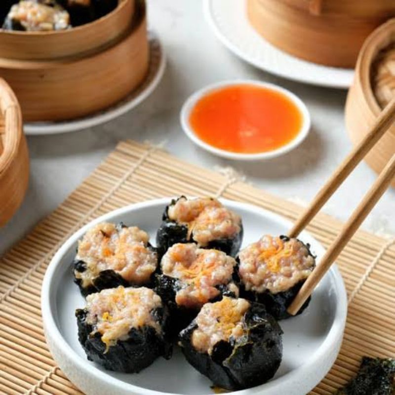 

Handsum Dimsum Ayam Rumput Laut Isi 10 / Dimsum Nori / Siomay Ayam Rumput Laut / Siew Mai