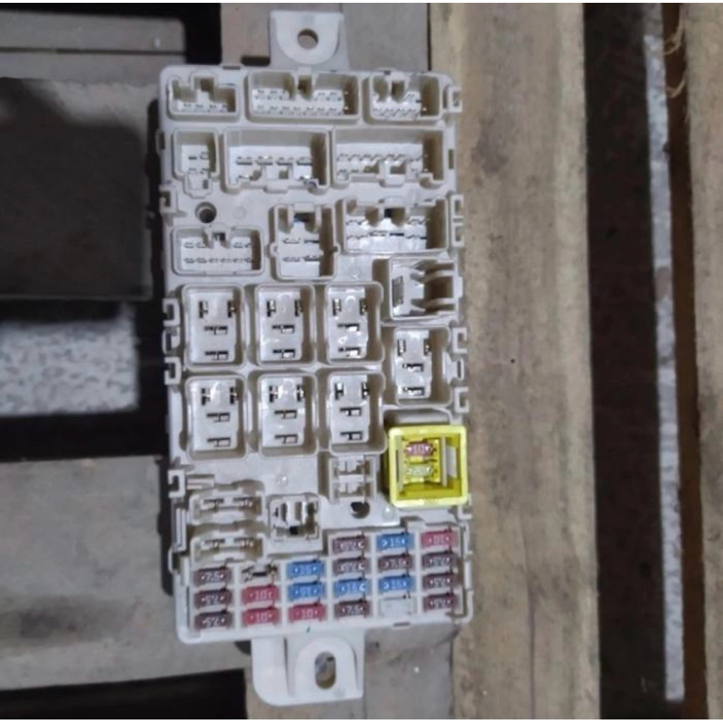 Fuse box sikring Xpander / Pajero