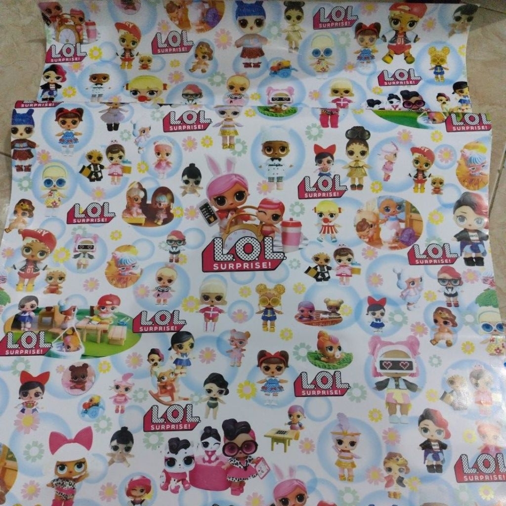 

kertas kado motif LOL glossy