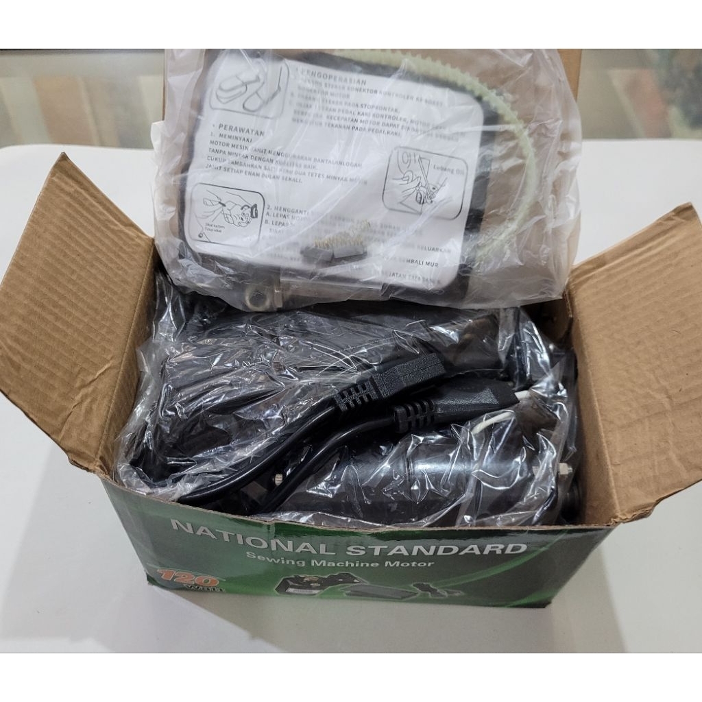 Dinamo Mesin standar jahit obras . original set lengkap. hitam