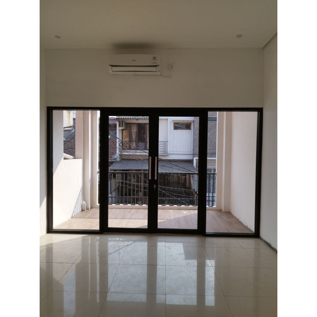 partisi aluminium kaca