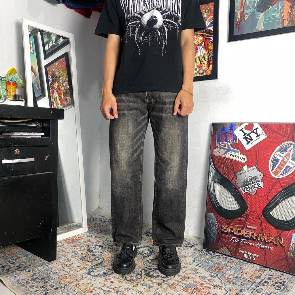 AMORE PURO REGULAR BLACK WASH JEANS