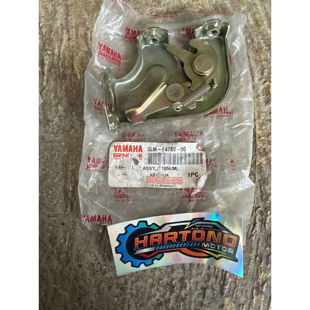 Breket engsel jok assy kuncian jok Jupiter Z Original Asli Yamaha 5LM-F4780-00