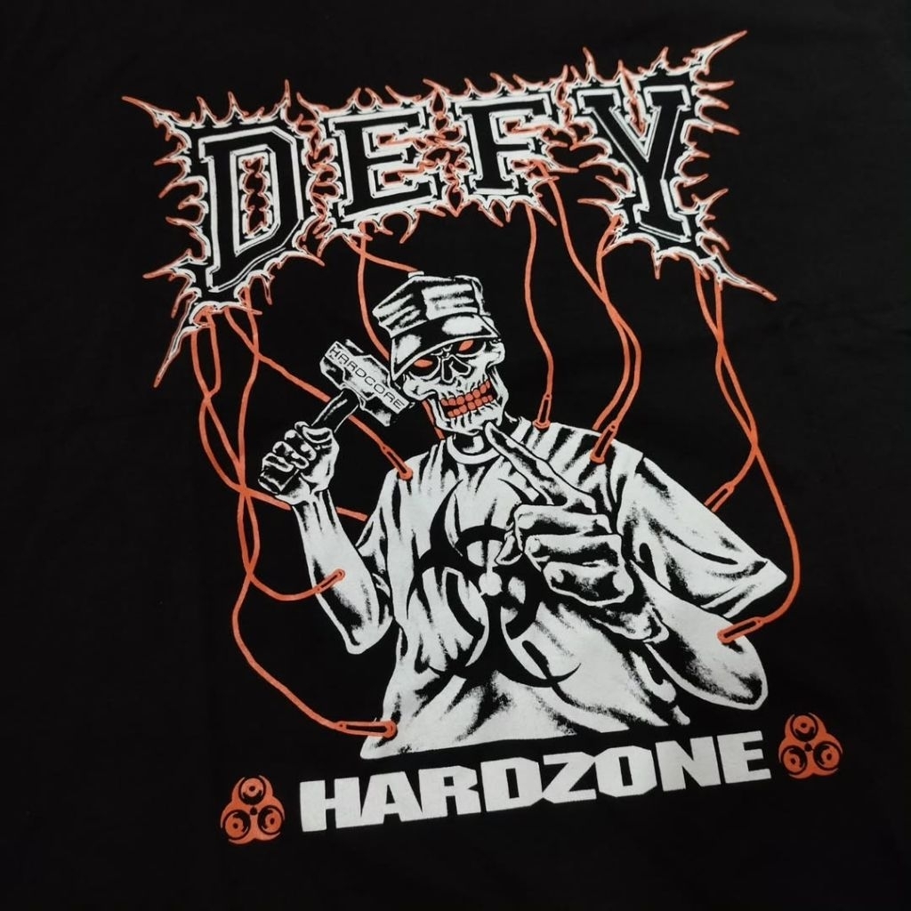Kaos band DEFY hardzone